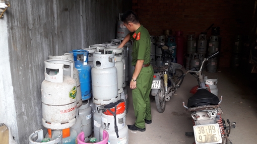 Bắt quả tang cơ sở sang chiết gas lậu quy mô lớn