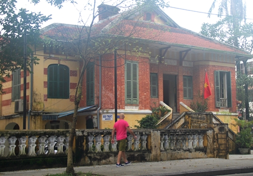 Những ngôi biệt thự Pháp cổ xưa ở Huế trước nguy cơ... bị xóa sổ