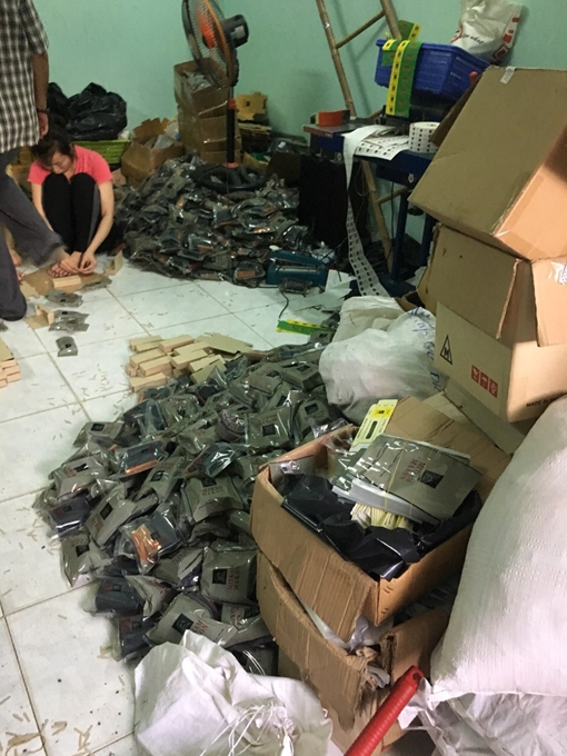 Phá đường dây sản xuất phụ tùng xe gắn máy giả