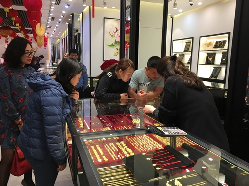 Thị trường vàng sôi động trước Ngày vía Thần Tài