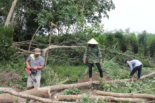 Hỗ trợ người dân vượt qua thảm họa "kép" sau cơn lốc lớn