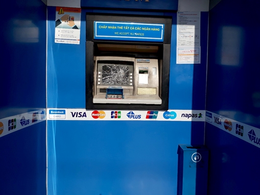 Điều tra vụ màn hình máy ATM bị vỡ nát bí ẩn