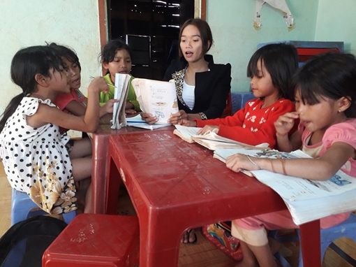 “Bông hoa khuyết của núi” trong lớp học nghèo miền cao nguyên