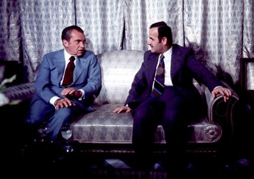 Gia đình Assad "oan gia" 9 đời tổng thống Mỹ