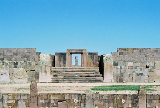 Thành phố Tiwanaku và những bí ẩn cổng mặt trời