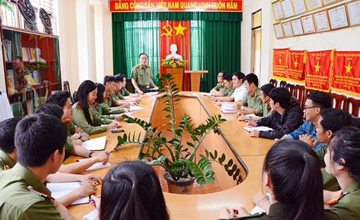 Giữ vững danh hiệu Quyết thắng nhờ sâu sát với buôn làng