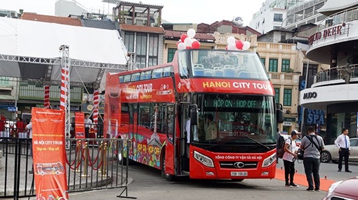 Miễn phí 1 tháng cho trẻ em đi xe buýt 2 tầng