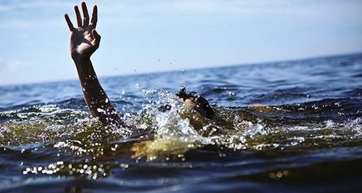 Sinh viên tình nguyện bị đuối nước khi đi tiếp sức mùa thi