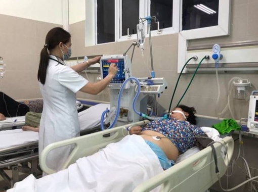 Các bệnh viện vật vã chống nóng cho bệnh nhân