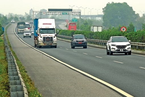 Hơn 22.0000 ô tô bị từ chối phục vụ trên các tuyến đường cao tốc