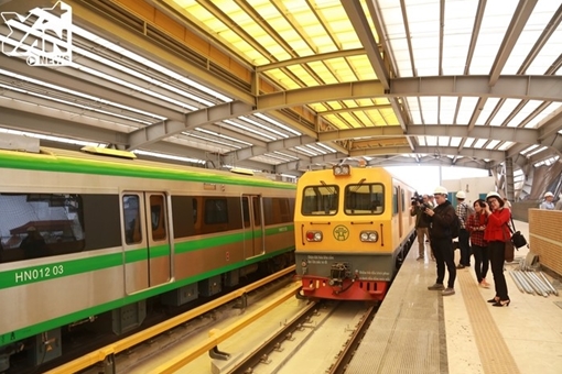 Phê bình Tổng thầu tự ý đưa người dân lên đi thử tàu đường sắt trên cao