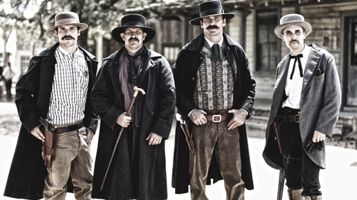 Wyatt Earp: Cảnh sát trưởng cao bồi huyền thoại nước Mỹ