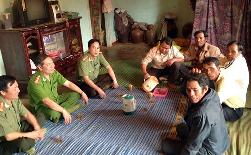 Tăng cường phối hợp giữ vững an ninh trật tự vùng giáp ranh