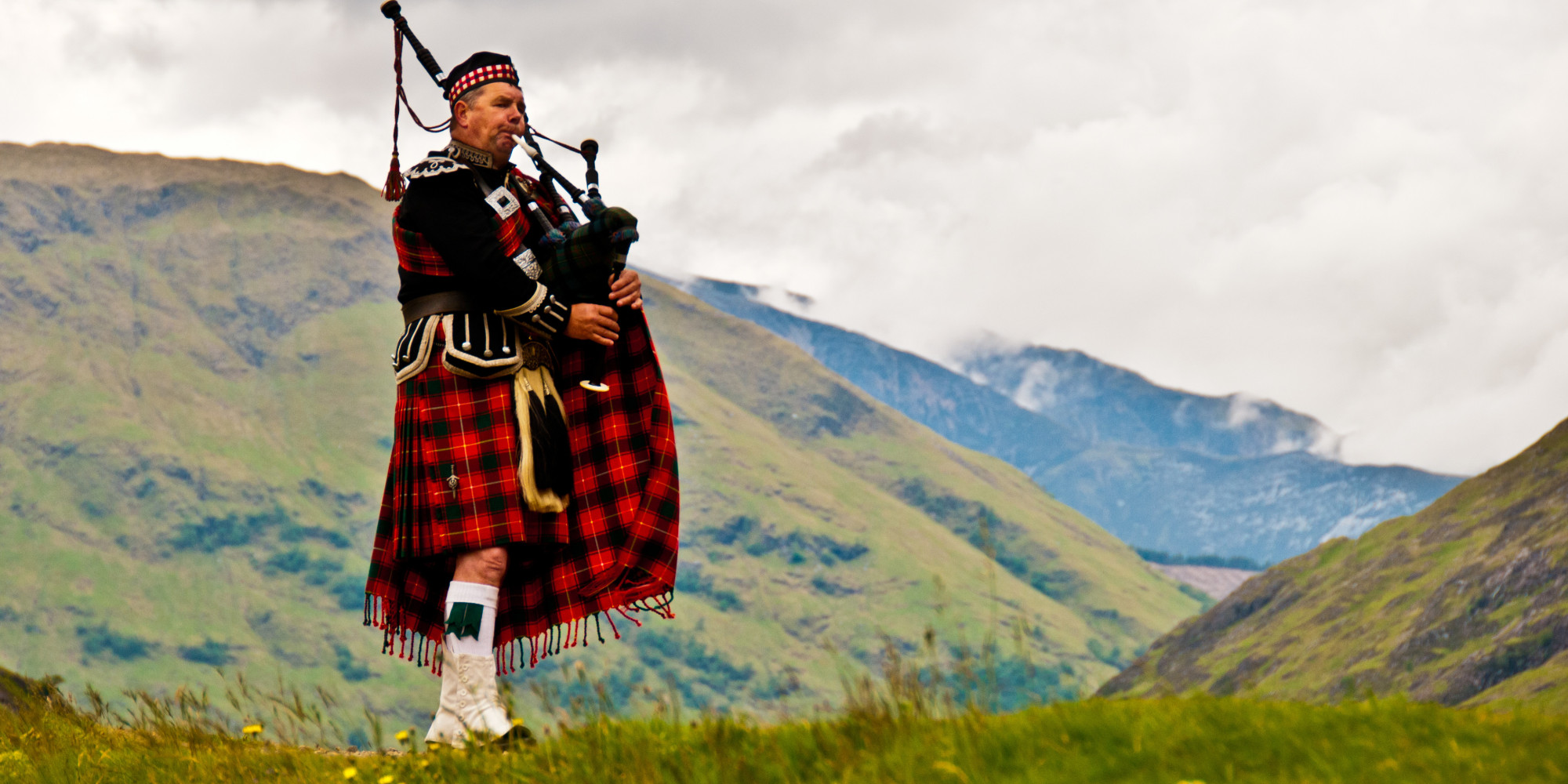 Những ngày ở châu Âu - Đàn ông mặc váy Đất nước Scotland có ba đặc trưng  văn hóa vô cùng thú vị. Thứ nhất là rượu whisky, trong ngôn ngữ cổ