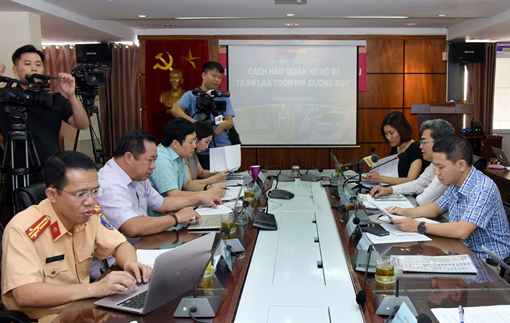 Xe hộ đê giả - phải xử lý hình sự