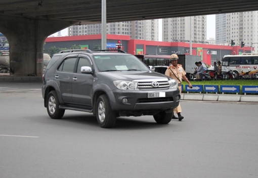 Thông tin tiếp về tình trạng phát hiện nhiều ôtô gắn “bùa” rởm