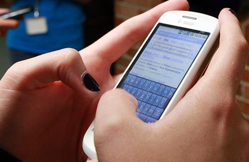 Mất hơn 800 triệu đồng vì thực hiện theo lời đe dọa qua điện thoại