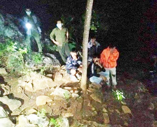 Thi thể người đàn ông mất đầu được phát hiện trên đồi