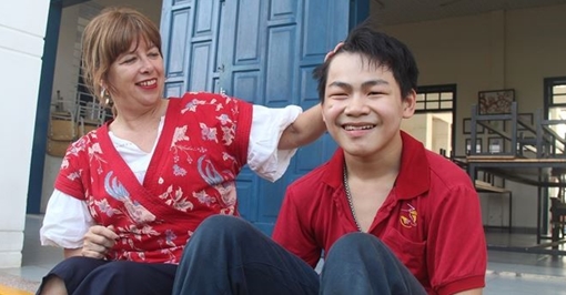 Người mẹ Pháp của những đứa trẻ tật nguyền