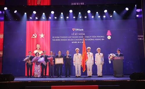  TPBank đón nhận Huân chương lao động Hạng Ba