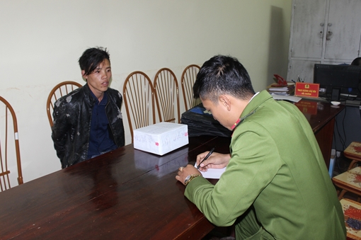 Bắt giữ đối tượng mua bán trái phép 5 bánh heroin