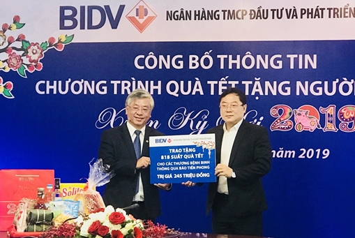 Ngân hàng BIDV dành 20 tỷ đồng trao quà Tết cho người nghèo