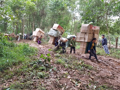 Đề nghị xác minh tình trạng “cõng hàng lậu” tại Lạng Sơn