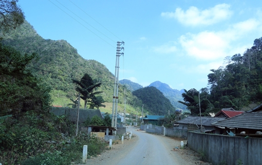 Lóng Luông: Sắc đào sau khói súng