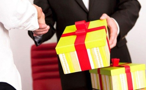 Hà Nội nghiêm cấm việc biếu, tặng quà Tết cho lãnh đạo cấp trên