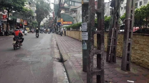 Người phụ nữ tử vong cạnh chiếc xe máy trên đường Trương Định 