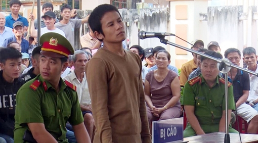 Giết hàng xóm vì nẹt pô xe