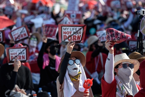 Hàn Quốc: Phá thêm một đường dây quay lén phim khiêu dâm