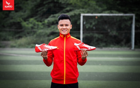 Quang Hải có mẫu giày mang tên mình