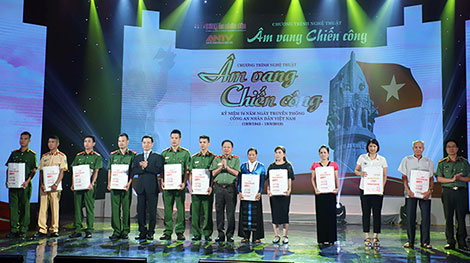 Truyền lửa tự hào và sâu nặng nghĩa tình