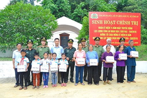 Tổ chức hoạt động về nguồn, tri ân tại quê hương cách mạng