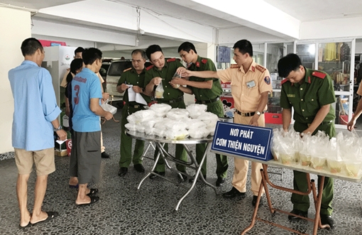 Học tập, làm theo Bác từ những việc nhỏ nhất
