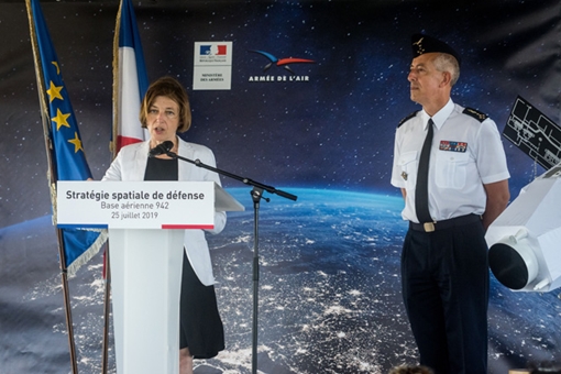 Pháp phát triển vũ khí Laser hạ vệ tinh