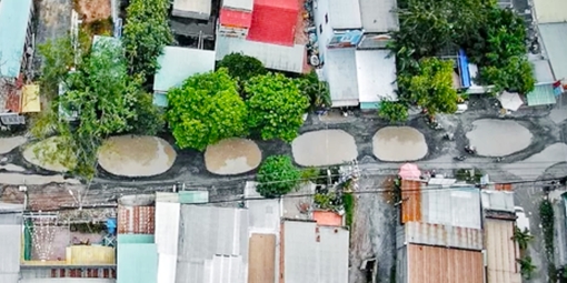 Dân vùng ven khóc trên những “con đường đau khổ”