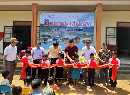 Chung tay “gieo chữ” cho con em đồng bào vùng cao