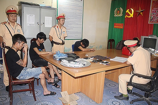 CSGT Hòa Bình và những "pha" trực diện với tội phạm trên tuyến