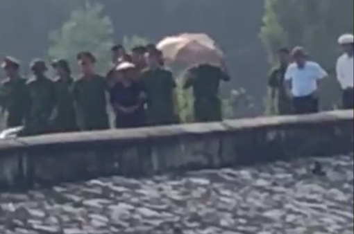 Thực nghiệm hiện trường bà nội sát hại cháu