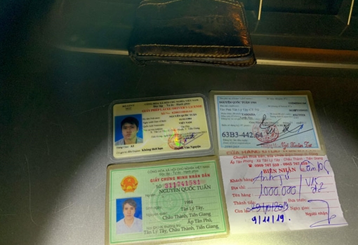 Để lại xe máy, người đàn ông nghi nhảy cầu Rạch Miễu tự tử