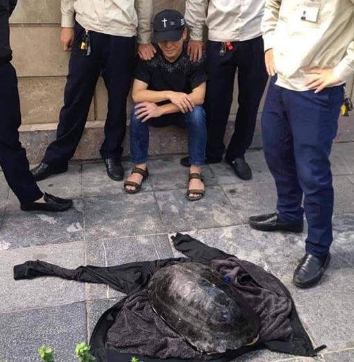 Thanh niên bắt trộm rùa hồ Gươm từng 'mất tích' 5 năm 