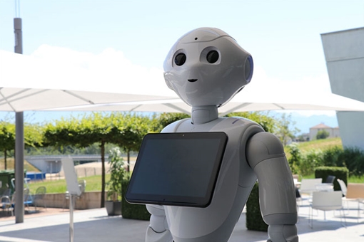 Gửi robot đến nhà trẻ, tại sao không?