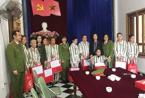 Mang yêu thương cảm hóa người lầm lỗi