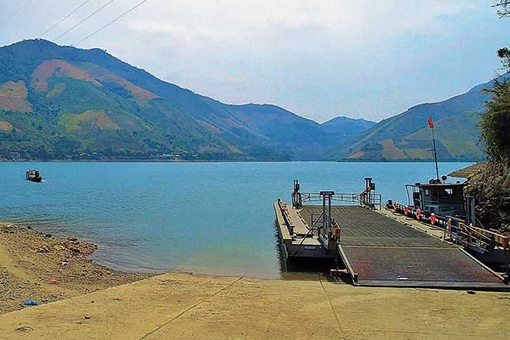 Bữa cơm với thịt gà cúm của Cảnh sát hình sự