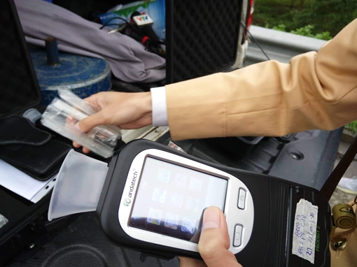 CSGT tạm dừng sử dụng phễu thổi khi đo nồng độ cồn