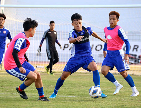 Khó cho các đội bóng, khó cho cả thầy Park