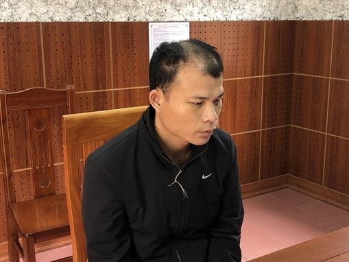 Khoắng gần 500 triệu đồng khi bạn gái đang tắm