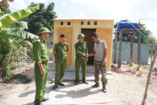 Trại giam Gia Trung góp sức xây dựng nông thôn mới